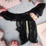 Трусики с открытым доступом с нитью жемчуга в пикантном месте. Черный