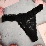 Кружевные трусики стринги дополнят ваш образ тигрицы этой ночью